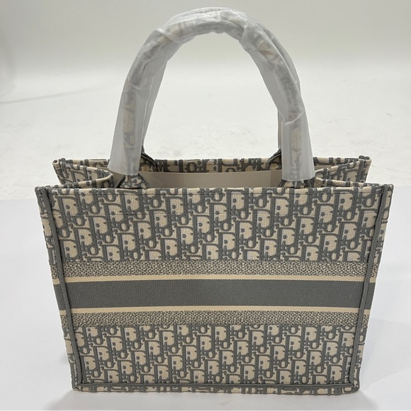 Christian Dior Medium Dior Book Tote Bag 
Copy Luxury Designer - Picture 5 of 13